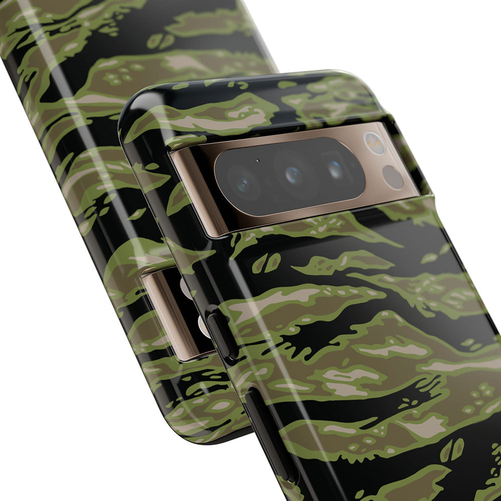 Retro Woodland Camo Tiger Stripe Pixel Tough Case close up of camera